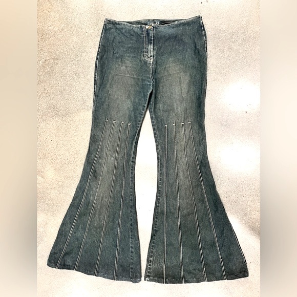 VINTAGE | GARAGE Y2K Flare Bell Denim Jeans - Picture 5 of 9